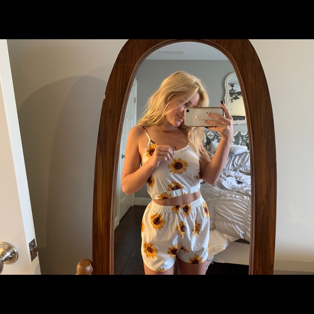 Set!! - Picture 3 of 3